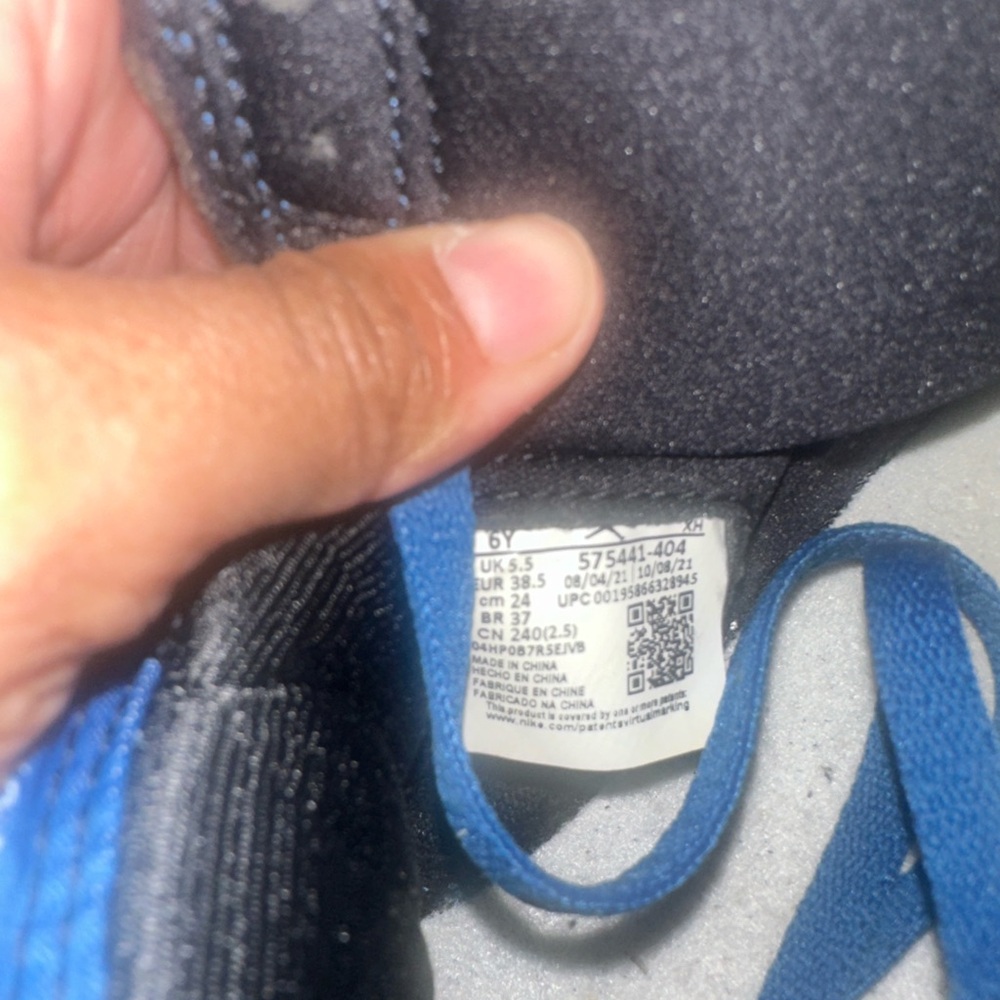 Air Jordan High-Top Sneakers in Blue and Black - Picture 8 of 8